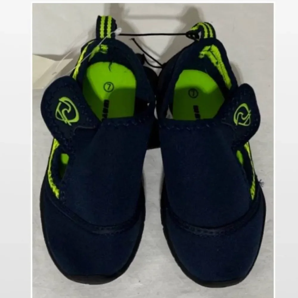 New Water Shoes Kid Boys Size 5 Blue & Green